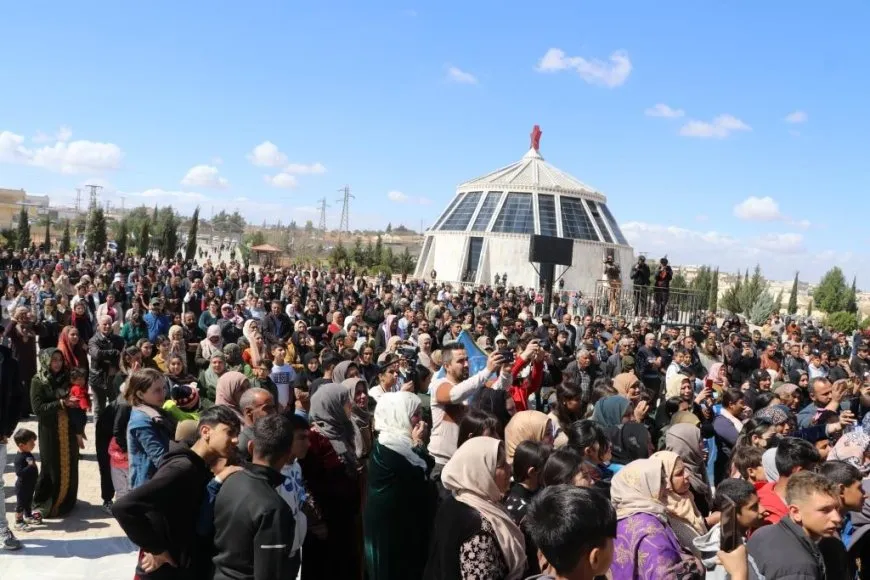  Şehîd Ronîda bi merasîmeke biheybet hat oxirkirin