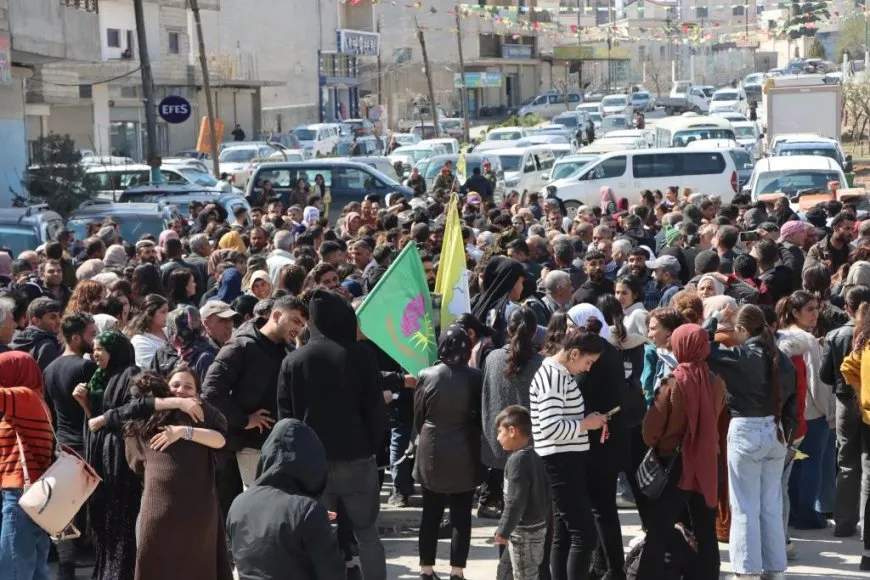 Gelê Kobanê nobedarên Bendava Tişrînê pêşwazî kirin