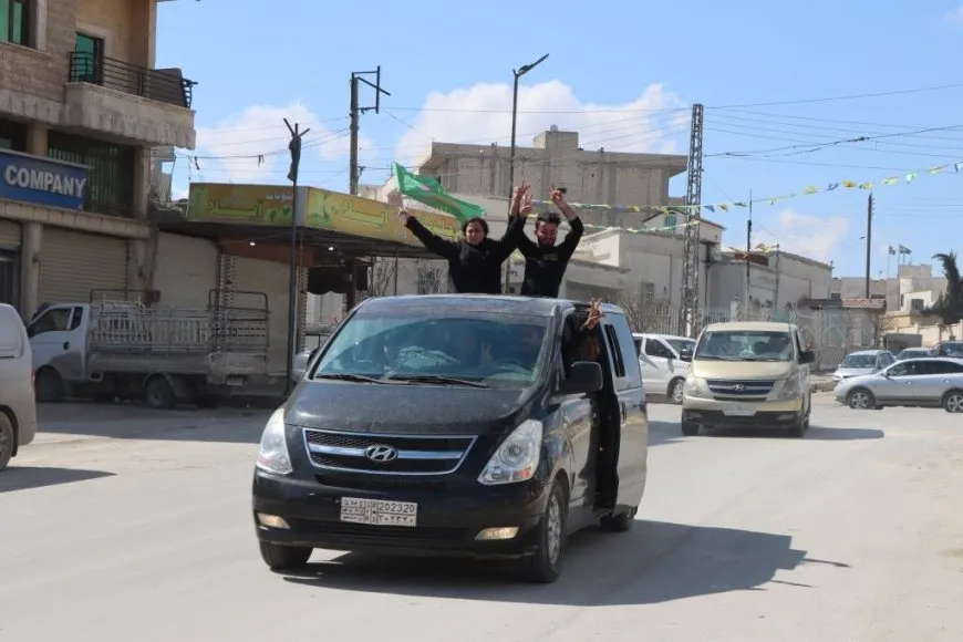 Gelê Kobanê nobedarên Bendava Tişrînê pêşwazî kirin