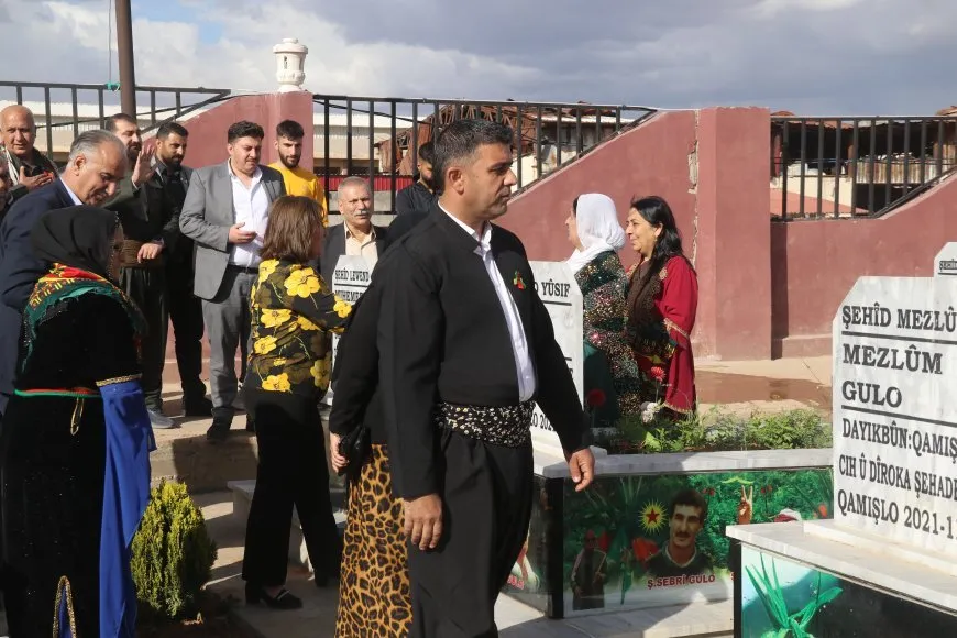 Şandeyeke Rêveberiya Xweser serdana Pakrewangeha Şehîd Delîl Saroxan kir