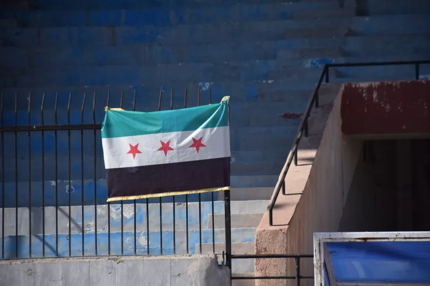 Bi coşeke mezin bi hezaran xelkê Bakur û Rojhilatê Sûriyeyê berê xwe didin qadên Newrozê