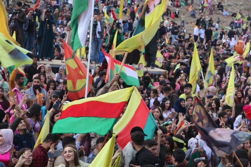 Newroza 2025’an: Agirê azadî û aştiyêqadên Bakur û Rojhilatê Sûriyeyê û Helebê ronî dike
