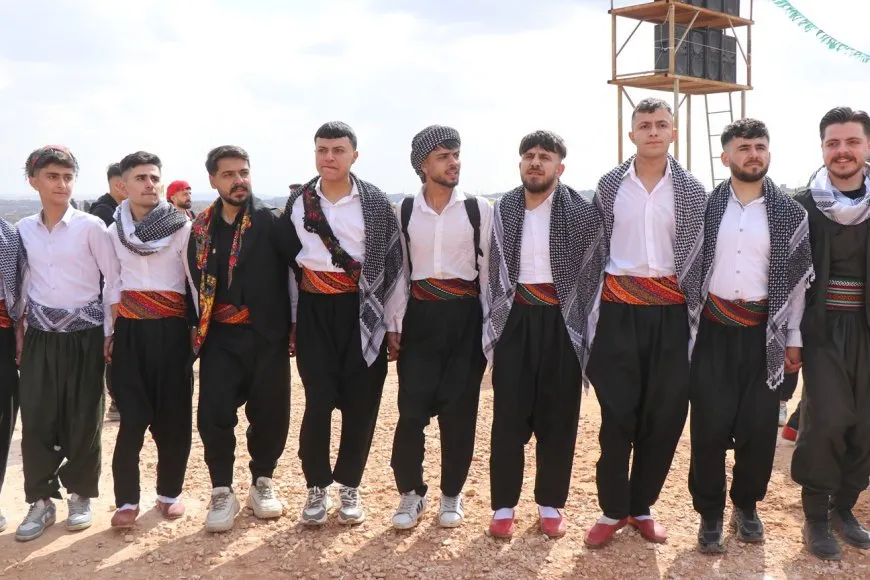 Newroza 2025’an: Agirê azadî û aştiyêqadên Bakur û Rojhilatê Sûriyeyê û Helebê ronî dike