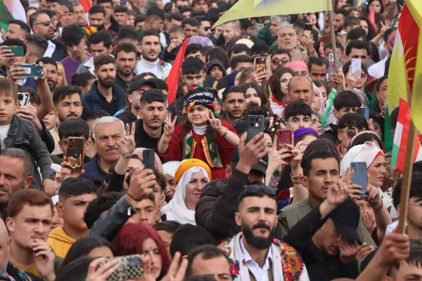 Meşaleya Newroza 2025’an gelê Sûriyeyê anî gel hev