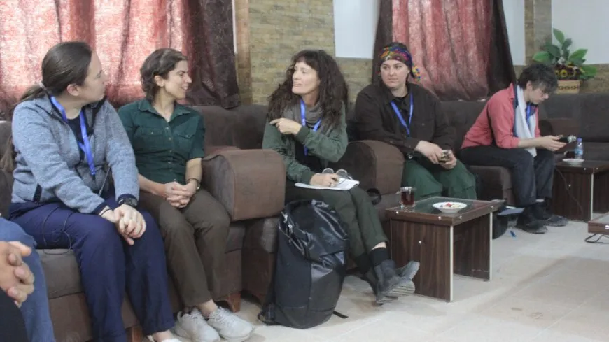 Şandeyeke ji aktîvîstên jin serdana gaziyan kir