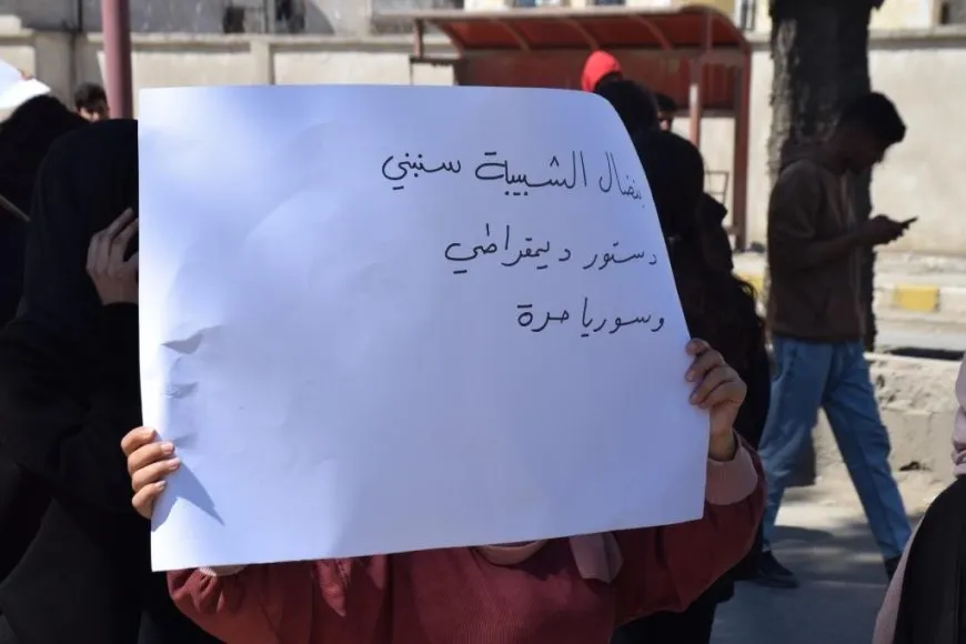 Ciwan li dijî ‘Danezana Destûrî’ meşiyan