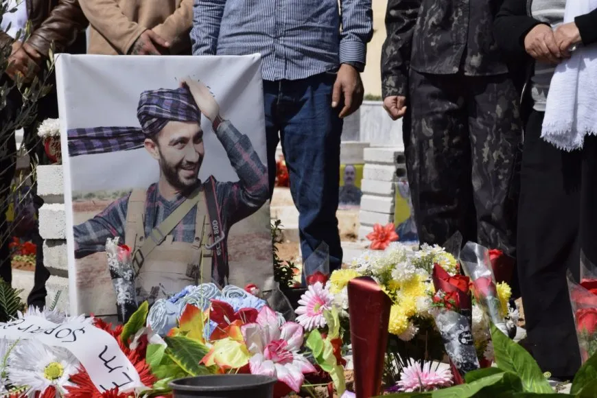 Rojnamevan Egîd Roj di çilrojiya xwe de hat bibîranîn