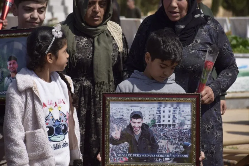 Rojnamevan Egîd Roj di çilrojiya xwe de hat bibîranîn