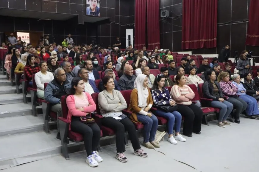 Di Roja Şanoyê ya Cîhanê de şano hatin pêşkêşkirin