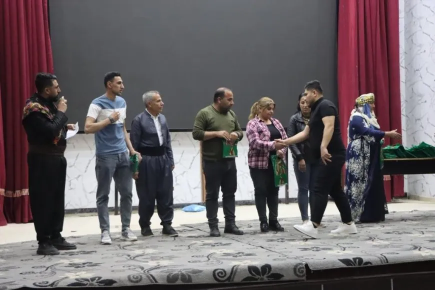Di Roja Şanoyê ya Cîhanê de şano hatin pêşkêşkirin