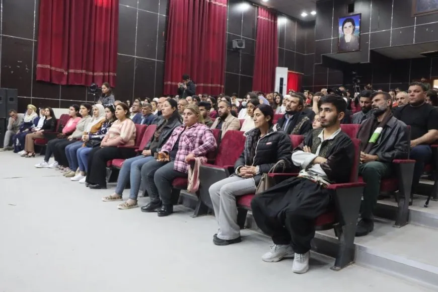 Di Roja Şanoyê ya Cîhanê de şano hatin pêşkêşkirin