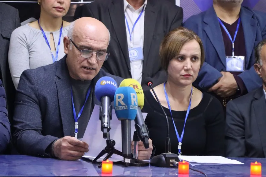 Xelatgirên Pêşbirka Helbesta Kurdî ya Ciwanan diyar bûn