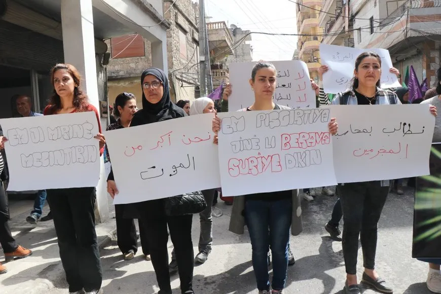 Li Helebê meşa ji bo piştgiriya gelê perava Sûriyeyê