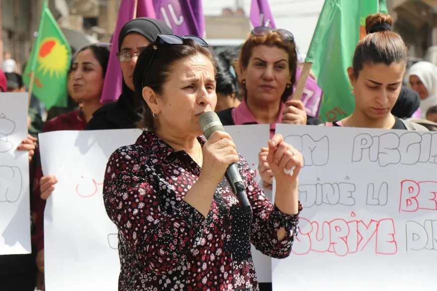Li Helebê meşa ji bo piştgiriya gelê perava Sûriyeyê