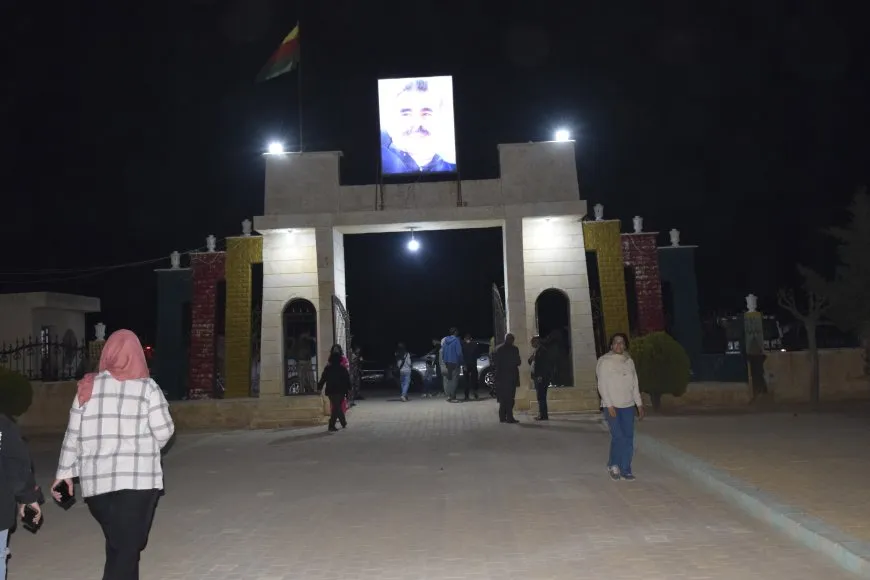 Xelkê Bakur û Rojhilatê Sûriyeyê bi boneya Cejna Remezanê serdana gorên şehîdan kir