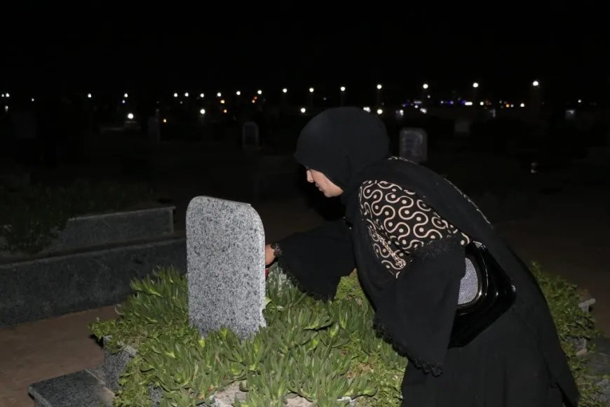 Xelkê Bakur û Rojhilatê Sûriyeyê bi boneya Cejna Remezanê serdana gorên şehîdan kir