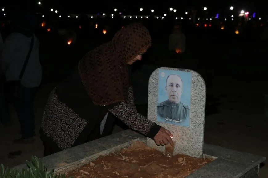 Xelkê Bakur û Rojhilatê Sûriyeyê bi boneya Cejna Remezanê serdana gorên şehîdan kir
