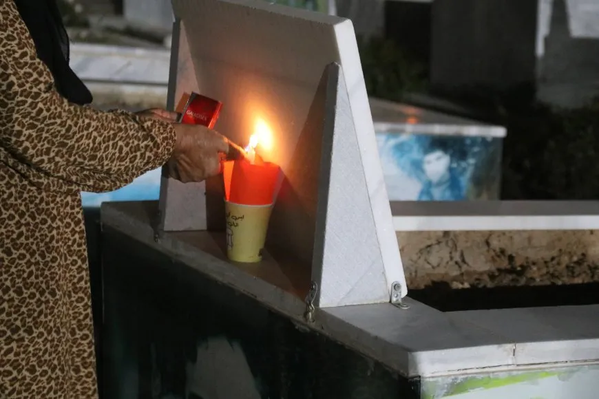 Xelkê Bakur û Rojhilatê Sûriyeyê bi boneya Cejna Remezanê serdana gorên şehîdan kir