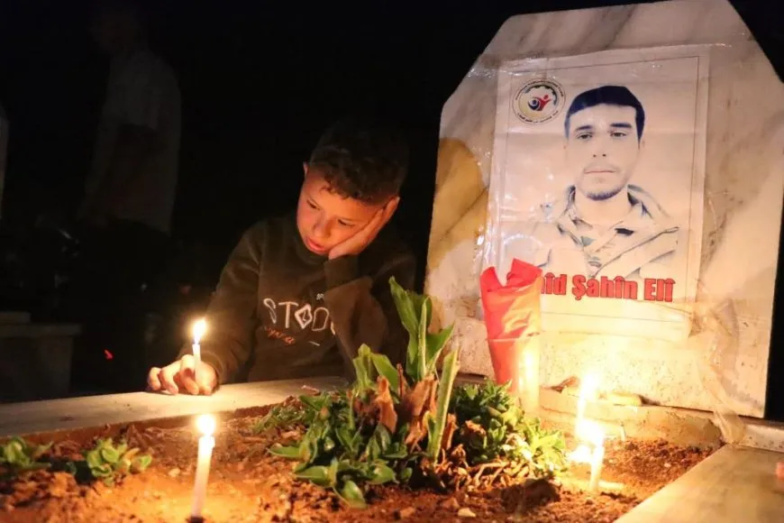 Xelkê Bakur û Rojhilatê Sûriyeyê bi boneya Cejna Remezanê serdana gorên şehîdan kir