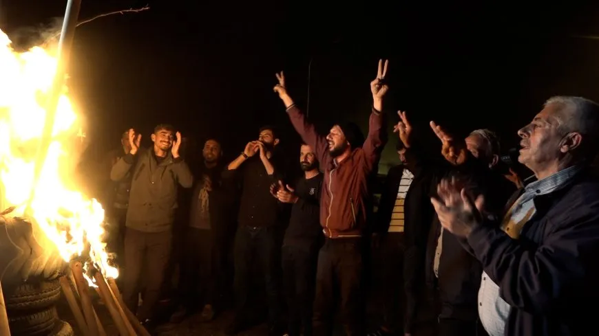 Bi pêxistina meşaleyan berxwedêrên Tişrînê şehîd bi bîr anîn