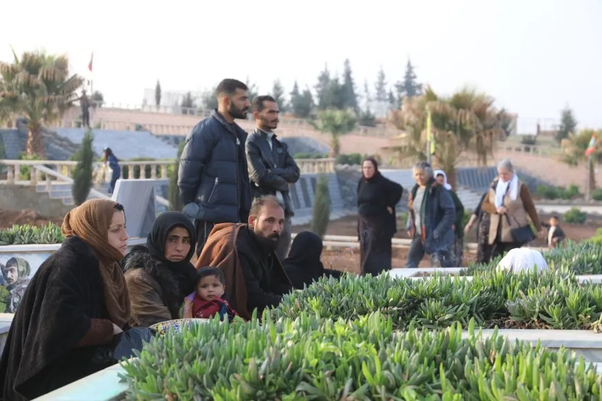 Bi wesîleya cejnê serdana gorên şehîdan hat kirin