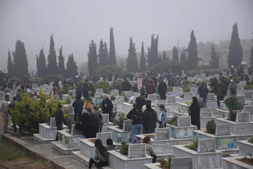 Bi wesîleya cejnê serdana gorên şehîdan hat kirin