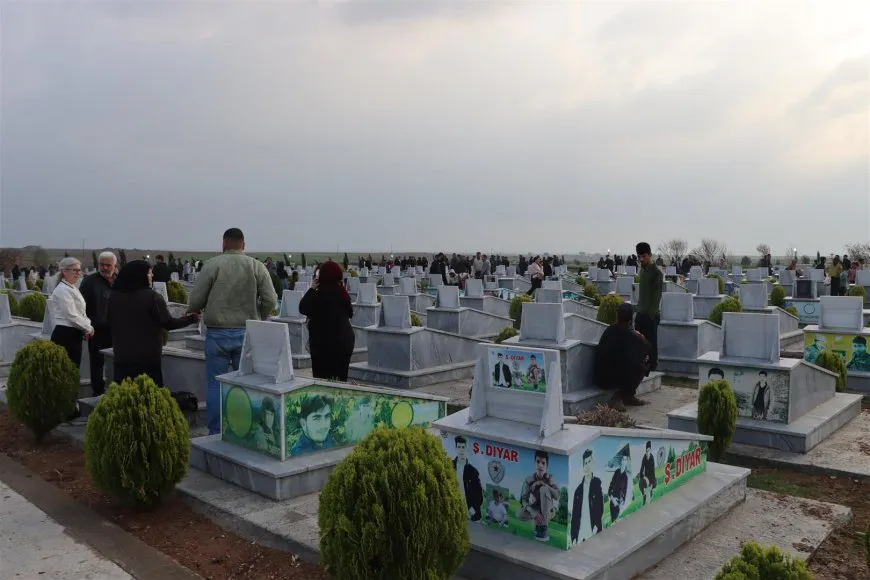 Bi wesîleya cejnê serdana gorên şehîdan hat kirin