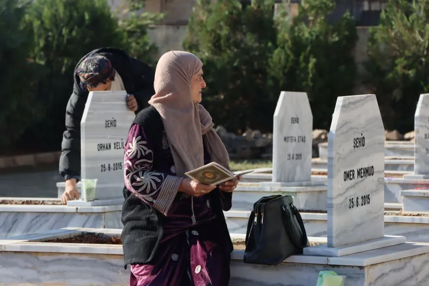 Bi wesîleya cejnê serdana gorên şehîdan hat kirin