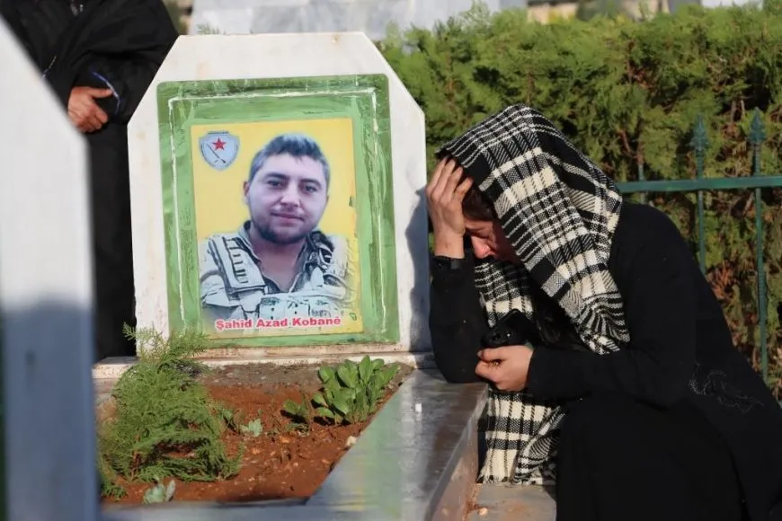 Bi wesîleya cejnê serdana gorên şehîdan hat kirin