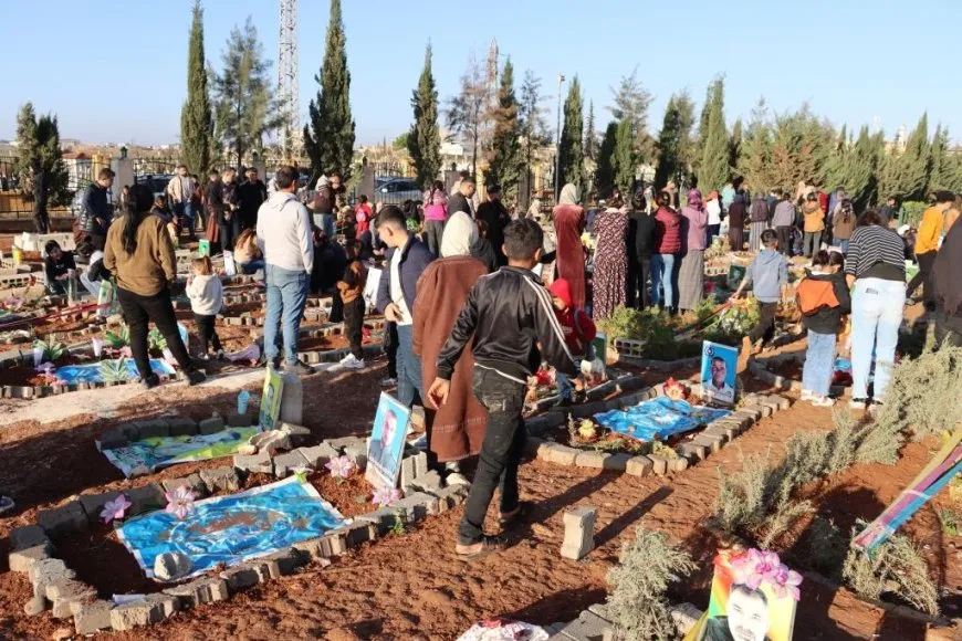Bi wesîleya cejnê serdana gorên şehîdan hat kirin