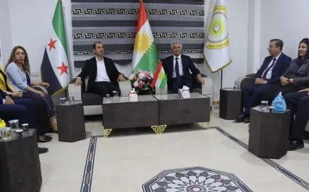 Şandeya ji Bakur banga Rêber Abdullah Ocalan bi sazî û partiyan re nîqaş kir