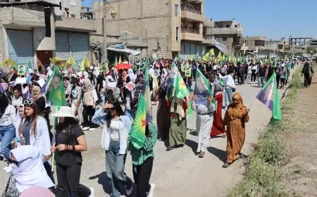 Bi meşeke girseyî daxwaza azadiya fîzîkî ya Rêber Abdullah Ocalan kir