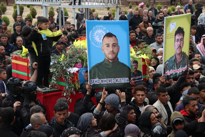 Li Qamişloyê merasîmê şehîdên Bendavê û Dêr Hafirê