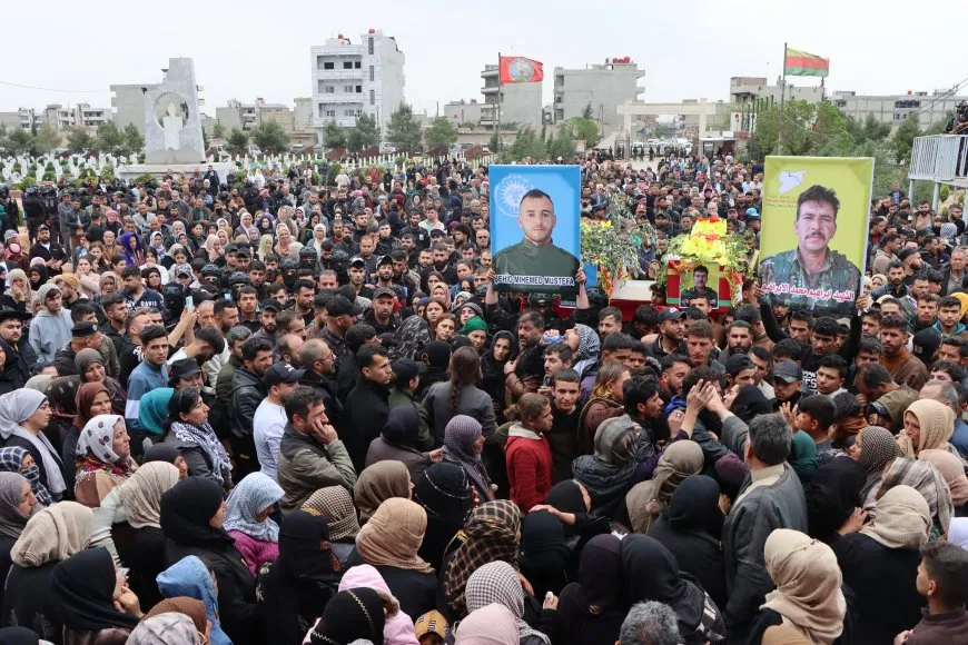 Li Qamişloyê merasîmê şehîdên Bendavê û Dêr Hafirê