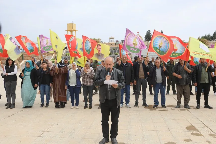 Malbatên şehîdan êrişa li ser mezara Şehîdan a Minbicê şermezar kir