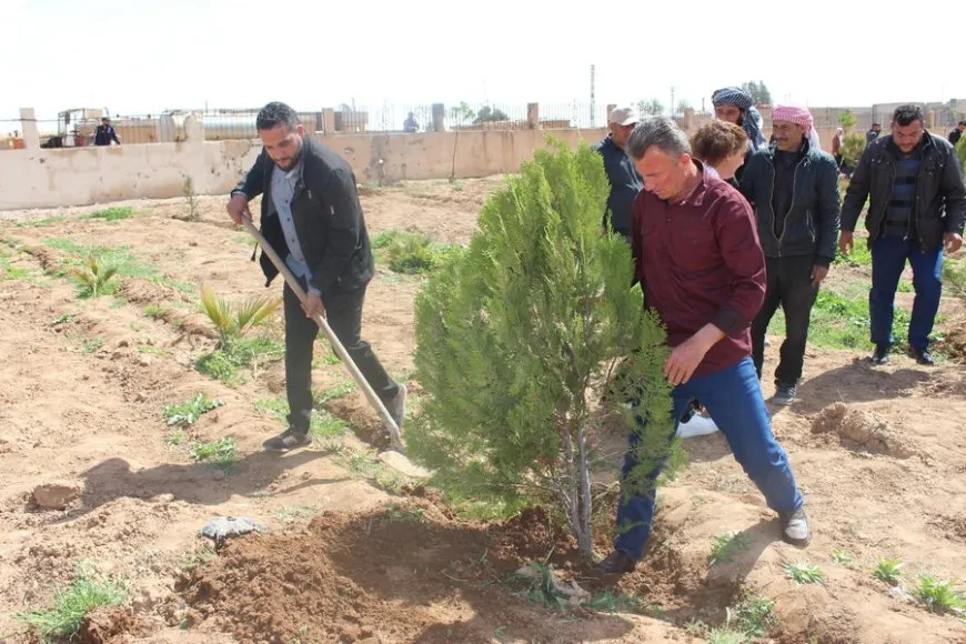 4’ê Nîsanê bi şahî û çandina daran hat pîrozkirin
