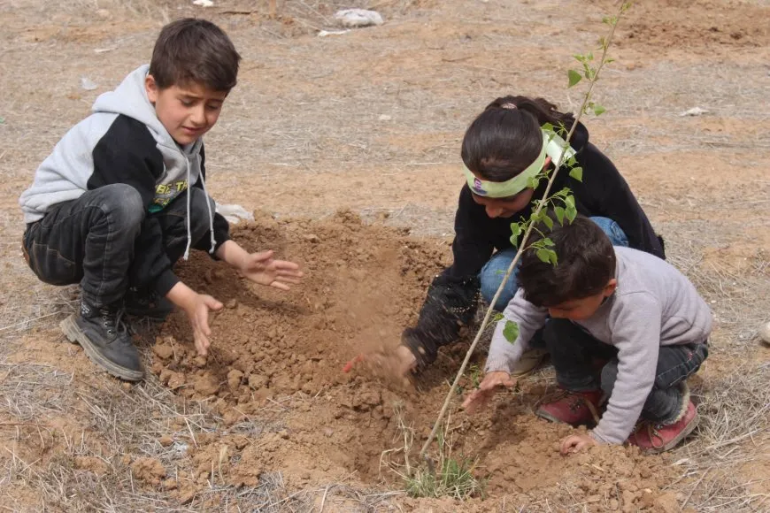 4’ê Nîsanê bi şahî û çandina daran hat pîrozkirin