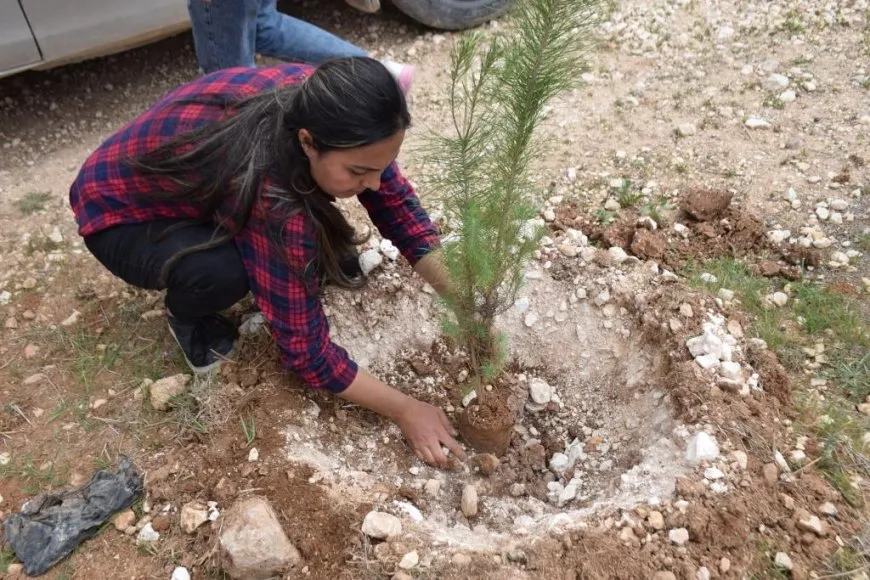 4’ê Nîsanê bi şahî û çandina daran hat pîrozkirin