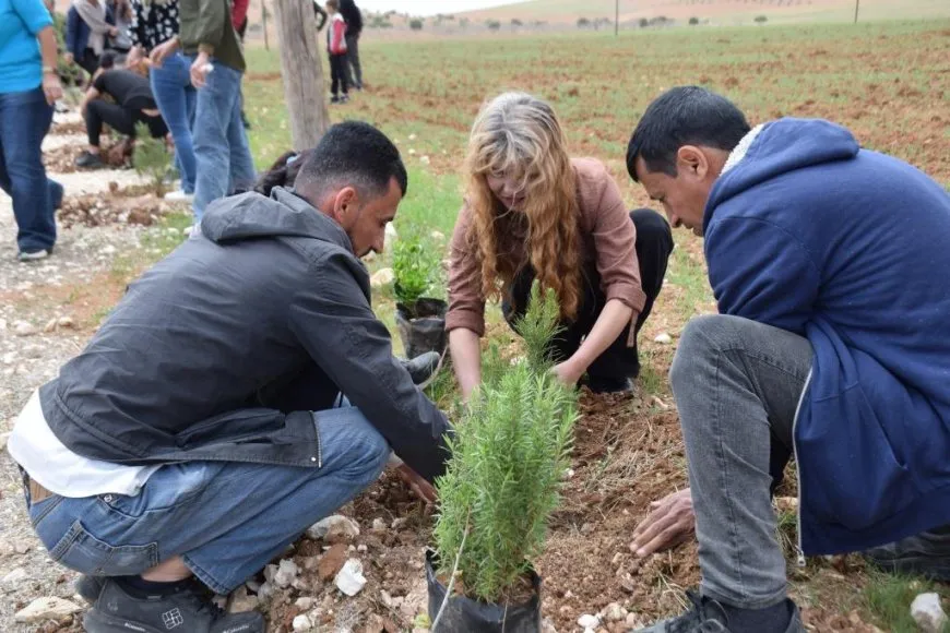 4’ê Nîsanê bi şahî û çandina daran hat pîrozkirin