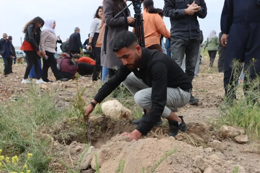 4’ê Nîsanê bi şahî û çandina daran hat pîrozkirin