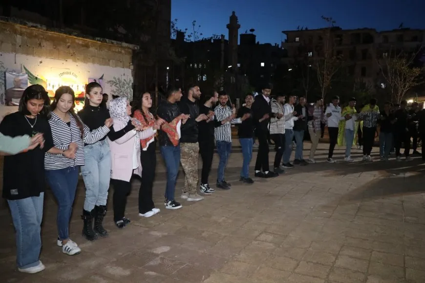 Ciwanên Helebê  bi boneya 4’ê Nîsanê şahiyek li dar xist