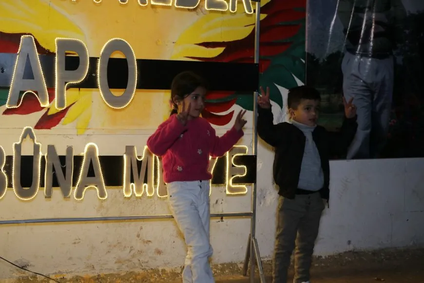 Ciwanên Helebê  bi boneya 4’ê Nîsanê şahiyek li dar xist