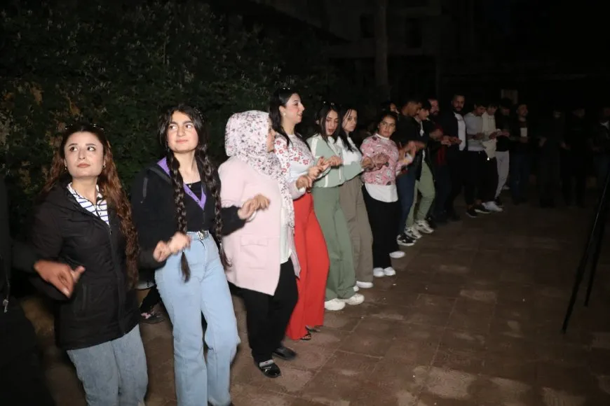 Ciwanên Helebê  bi boneya 4’ê Nîsanê şahiyek li dar xist