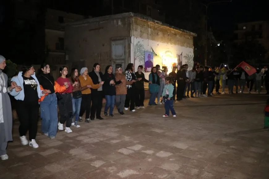 Ciwanên Helebê  bi boneya 4’ê Nîsanê şahiyek li dar xist