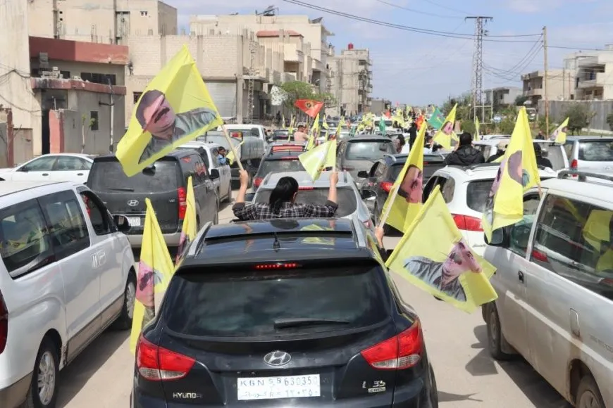 Bi hezaran şêniyên kantona Firatê 4`ê Nîsanê pîroz kir