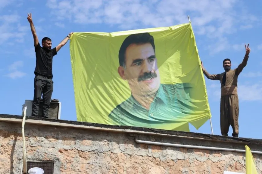 Bi hezaran şêniyên kantona Firatê 4`ê Nîsanê pîroz kir