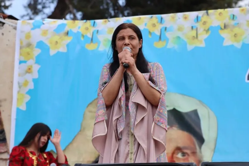 Bi hezaran şêniyên kantona Firatê 4`ê Nîsanê pîroz kir
