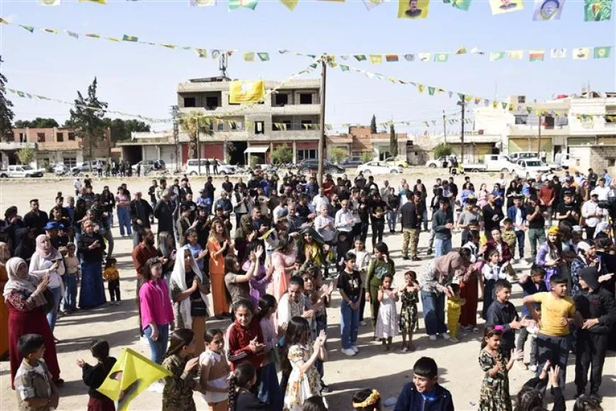 Rojbûna Rêber Apo bi şahiyên girseyî hat pîrozkirin