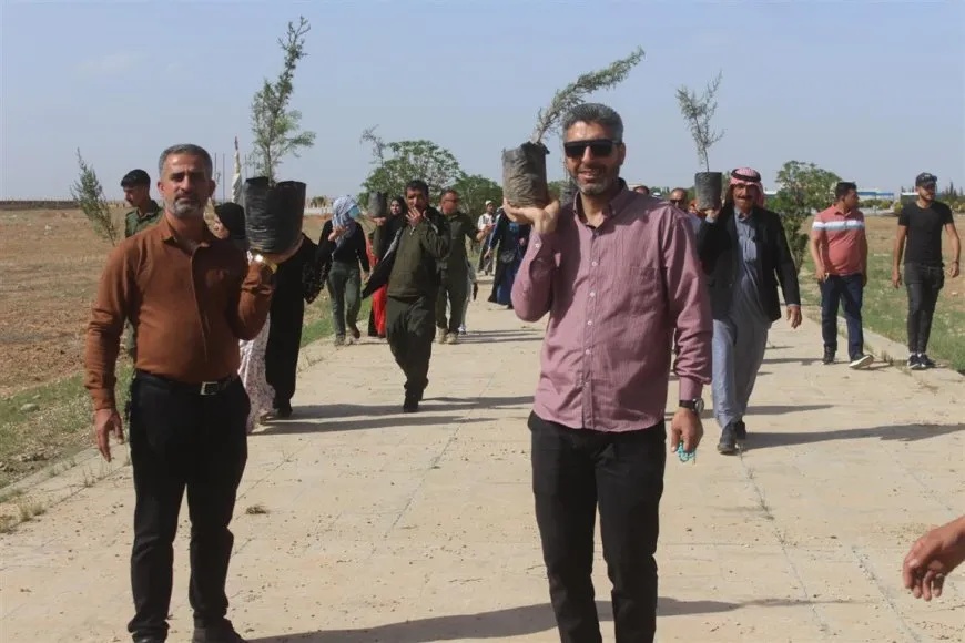 Rojbûna Rêber Apo bi şahiyên girseyî hat pîrozkirin