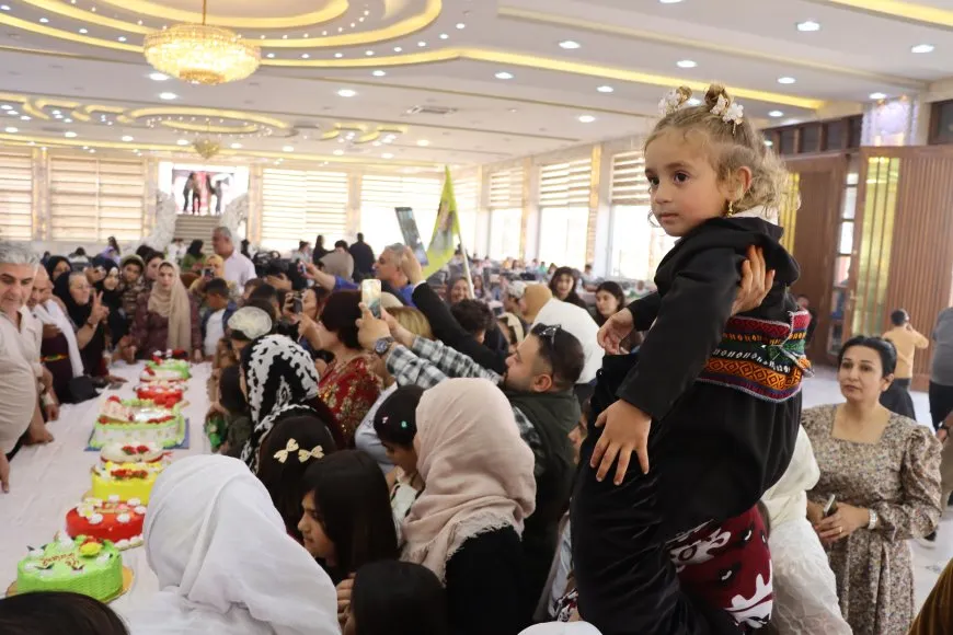 Rojbûna Rêber Apo bi şahiyên girseyî hat pîrozkirin